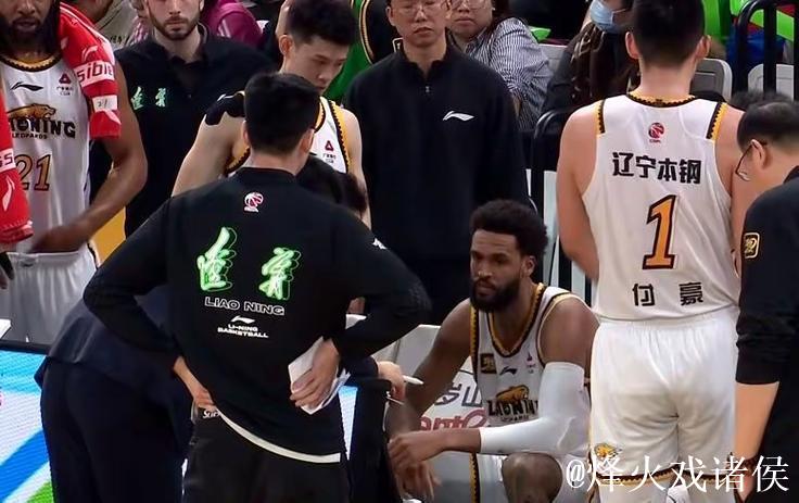 杨鸣谈惨败广厦:人员更迭引质疑,但老辽宁精神未丢 杨鸣谈惨败广厦:人员更迭引质疑,但老辽宁精神未丢